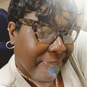 Meet your Posher, Sheena